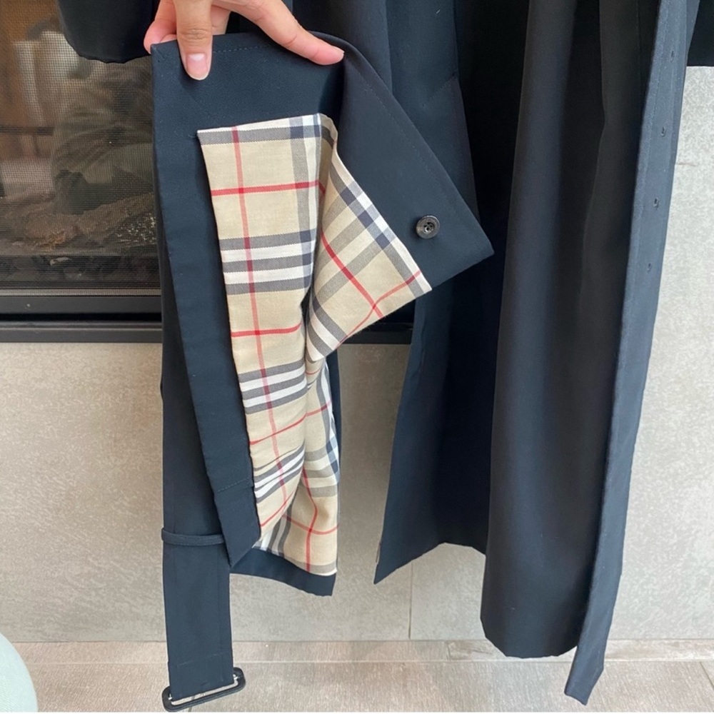 Burberry Men’s Black Long Waterloo Heritage Trench Coat, Size 34 - Picture 12 of 16